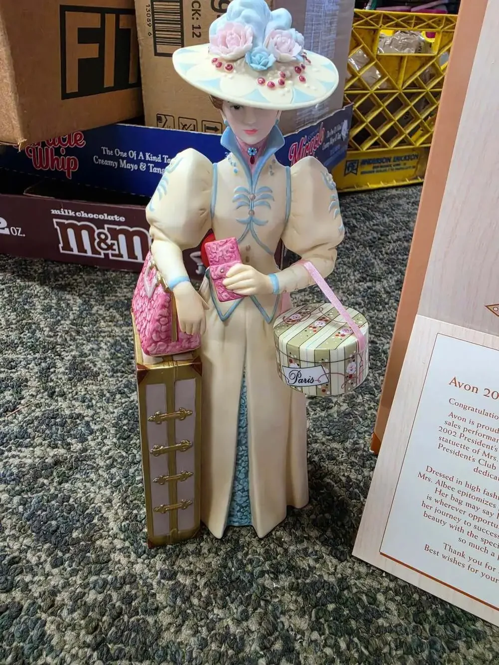 Avon 2002 Mrs. Albee Award President's Figurine